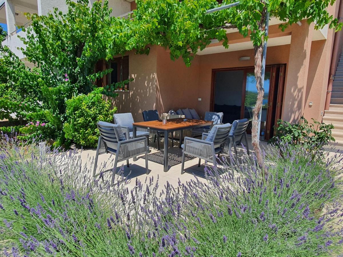 Apartments Villa Oliva Turanj Exterior foto