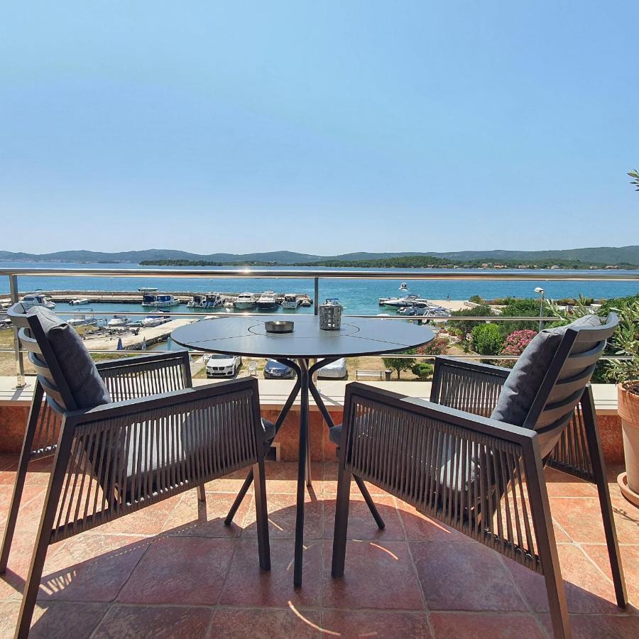 Apartments Villa Oliva Turanj Exterior foto