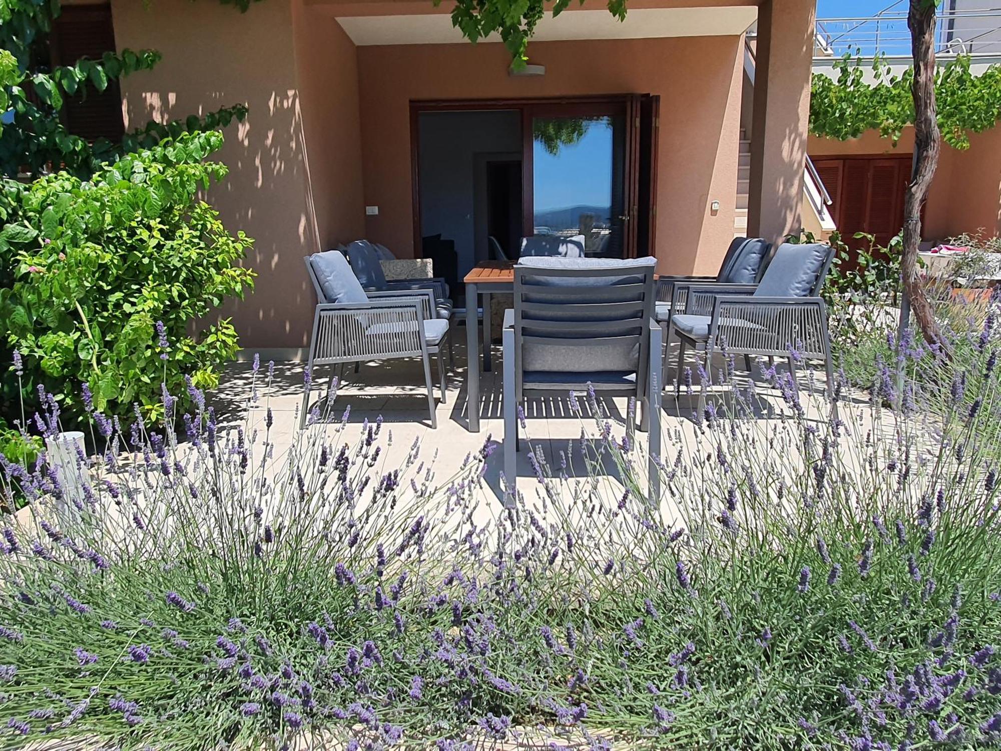 Apartments Villa Oliva Turanj Cameră foto