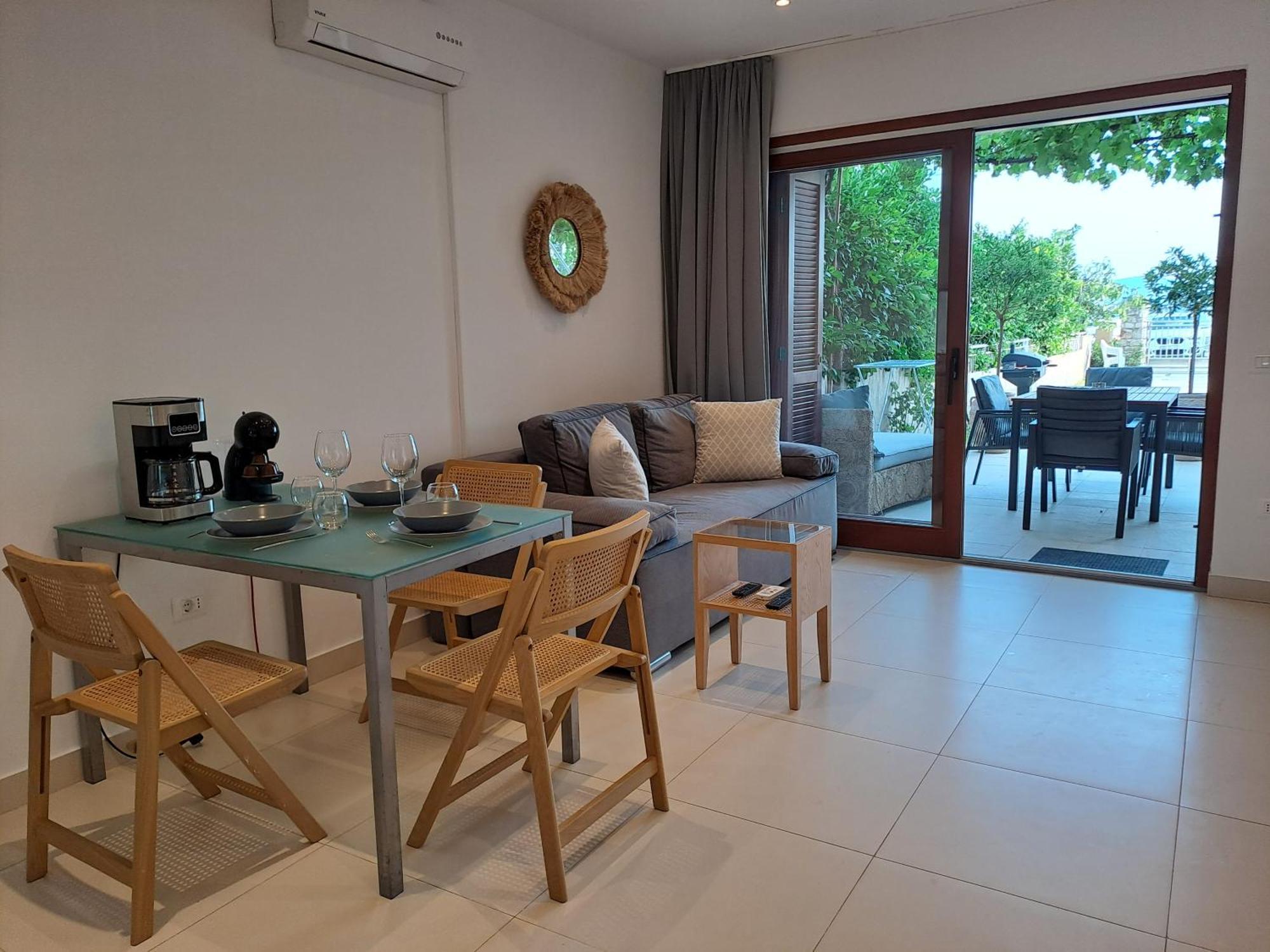Apartments Villa Oliva Turanj Cameră foto